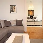 Apartment King\'S Apartment